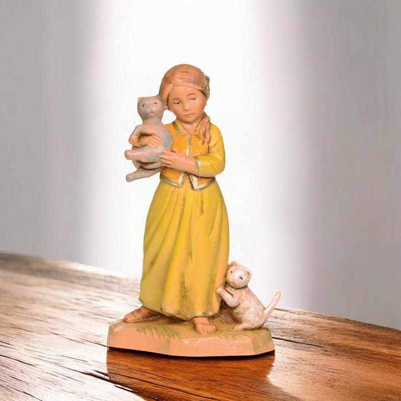 Filia Girl with Cats 5" Scale